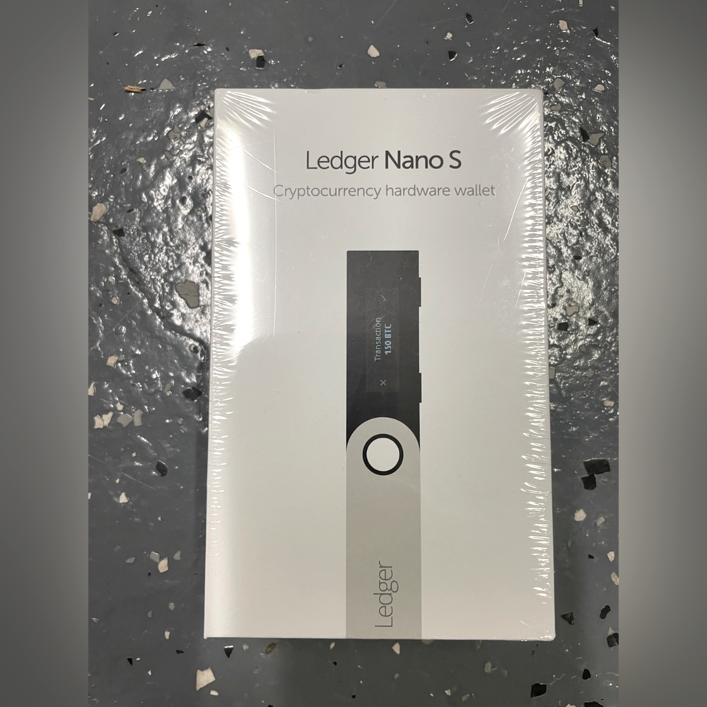 NEW Ledger Nano S Crypto Black Wallet Factory Sealed